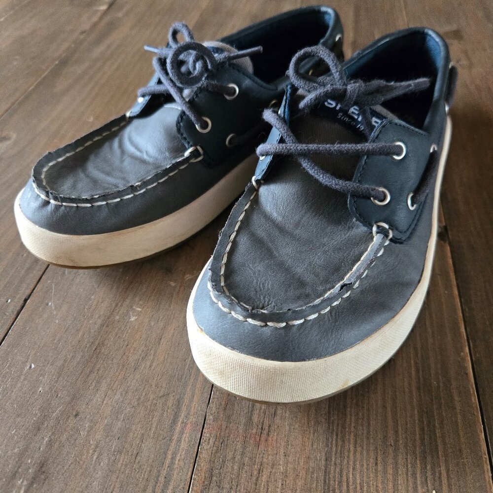 Sperry Top Sider Cruise Boat Shoes for Kids - size 2.5